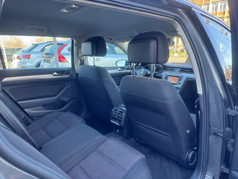 VW Passat, снимка 10 - Автомобили и джипове - 52733119