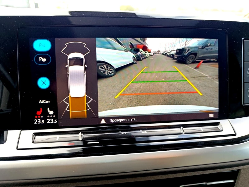 VW Multivan 2.0 TDi DSG 6+ 1 Места, Сервизна история!, снимка 15 - Автомобили и джипове - 52876903