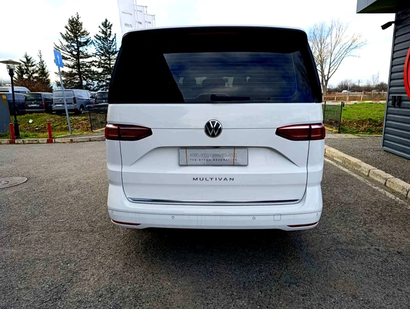 VW Multivan 2.0 TDi DSG 6+ 1 Места, Сервизна история!, снимка 6 - Автомобили и джипове - 52876903