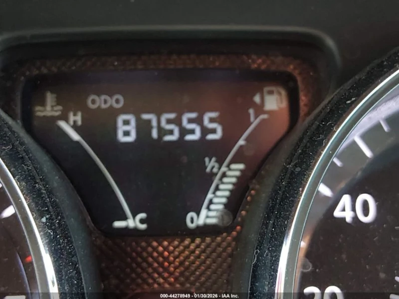 Nissan Versa 1.6L I-4 DOHC, VVT, 109HP Front Wheel Drive, снимка 7 - Автомобили и джипове - 53500637