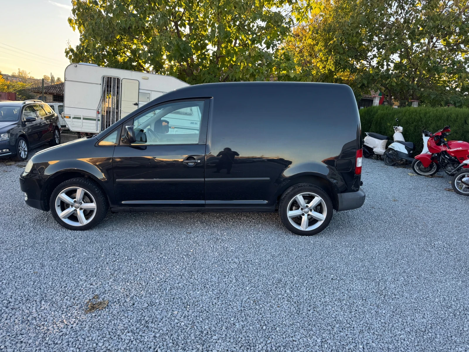 VW Caddy 1.9тди 105к.с КЛИМАТИК - изображение 8