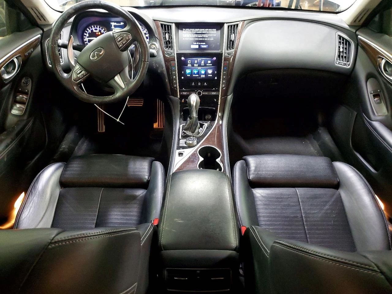 Infiniti Q50 3.0l Red Sport 400 - изображение 8