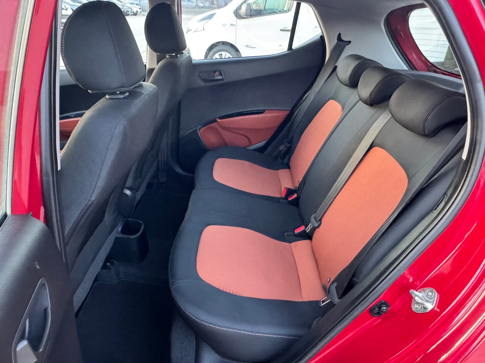 Hyundai I10 1.0i EURO-6 , снимка 15 - Автомобили и джипове - 53726356