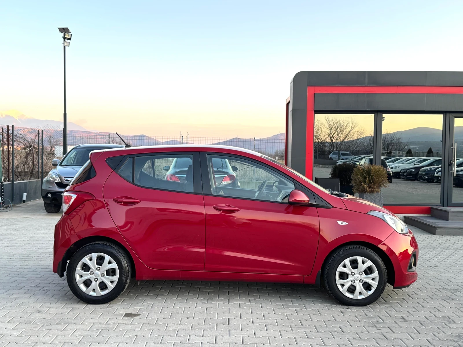 Hyundai I10 1.0i EURO-6  - изображение 6