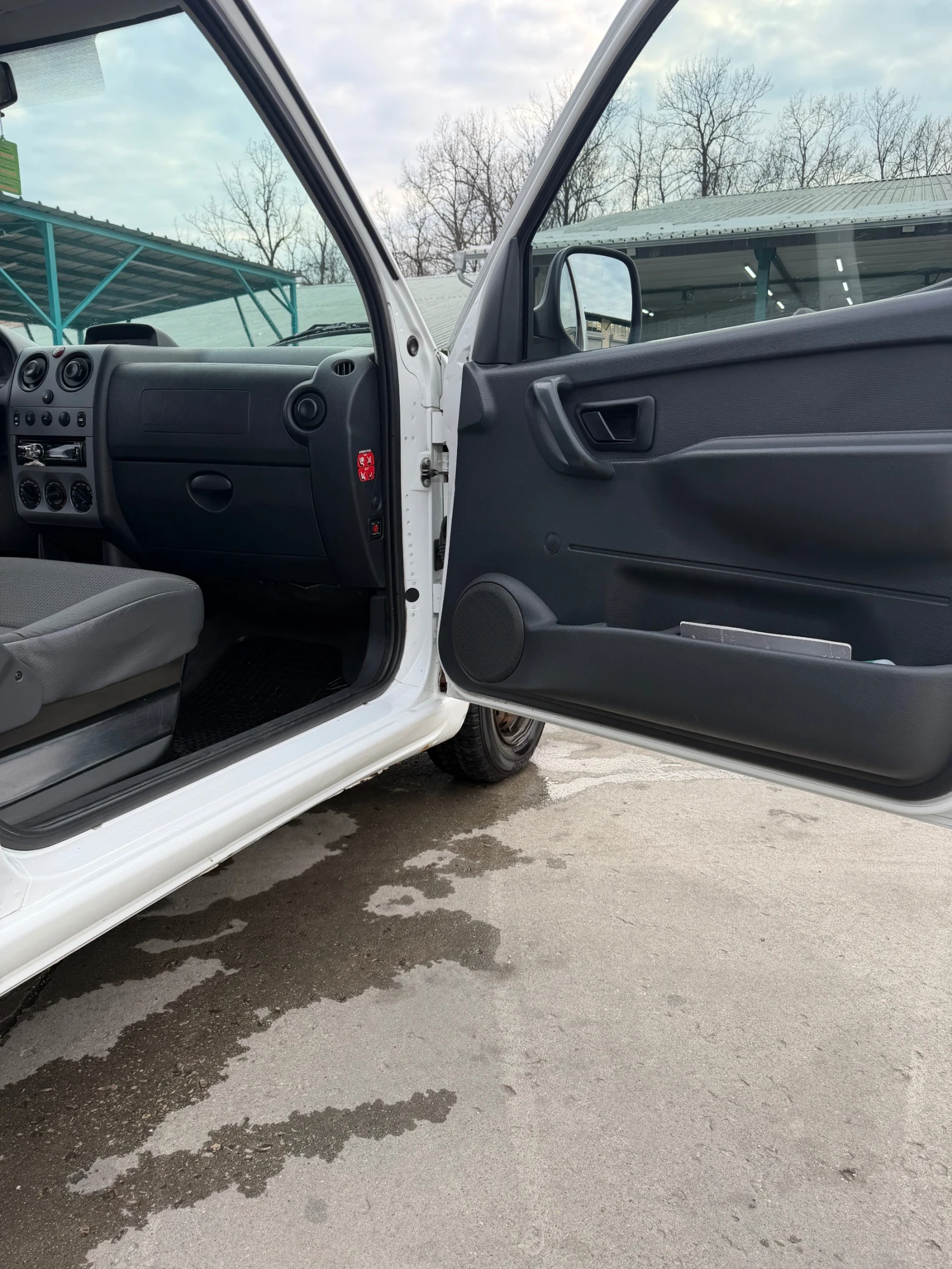 Citroen Berlingo 1.6 HDI, снимка 8 - Автомобили и джипове - 53976884