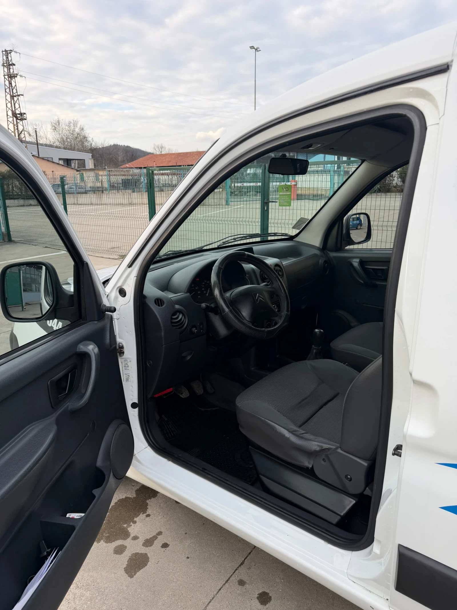 Citroen Berlingo 1.6 HDI, снимка 7 - Автомобили и джипове - 53976884