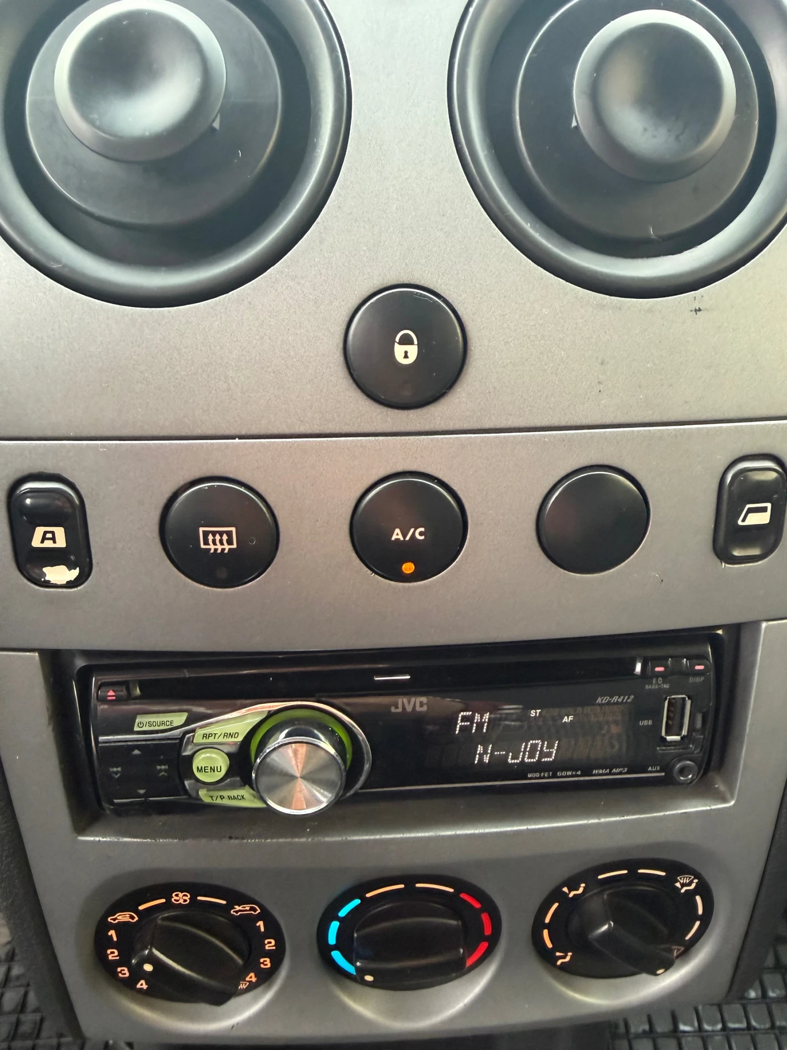 Citroen Berlingo 1.6 HDI, снимка 12 - Автомобили и джипове - 53976884