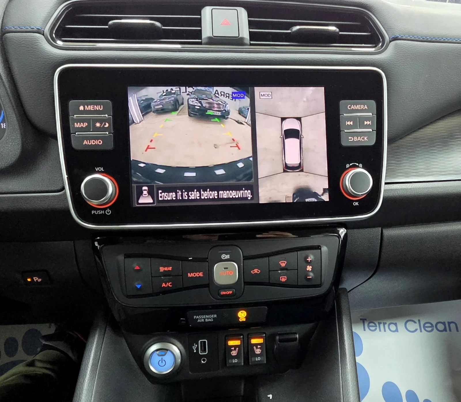 Nissan Leaf  20хил KM/TEKNA/BOSSE/Сервизна история, снимка 13 - Автомобили и джипове - 53990008