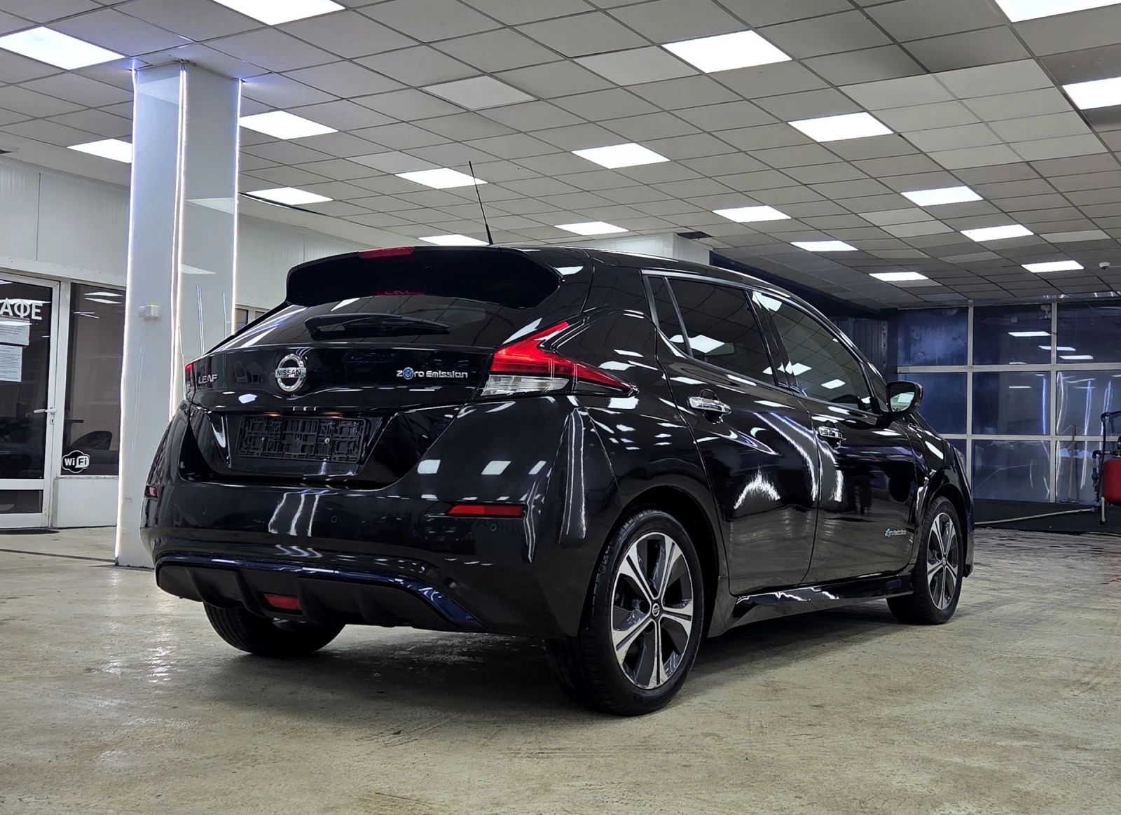 Nissan Leaf  20хил KM/TEKNA/BOSSE/Сервизна история, снимка 3 - Автомобили и джипове - 53990008