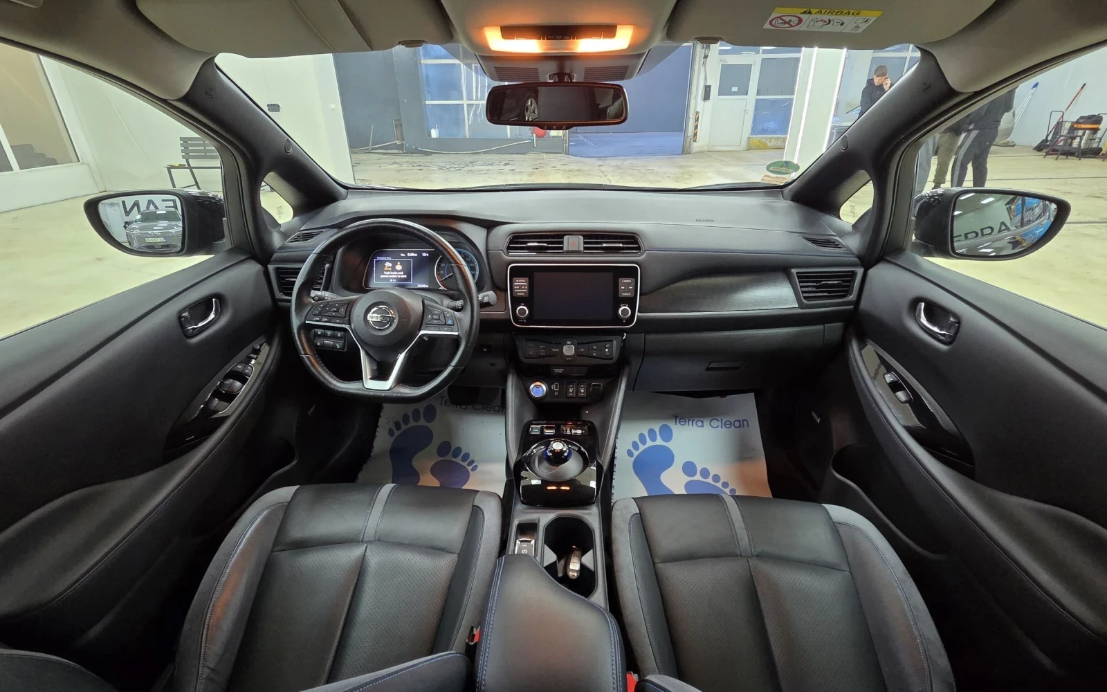 Nissan Leaf  20хил KM/TEKNA/BOSSE/Сервизна история, снимка 11 - Автомобили и джипове - 53990008