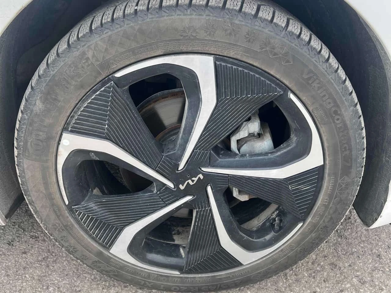 Kia EV6 AWD Long Range w/GT Line Pkg  CARFAX, снимка 7 - Автомобили и джипове - 54080395