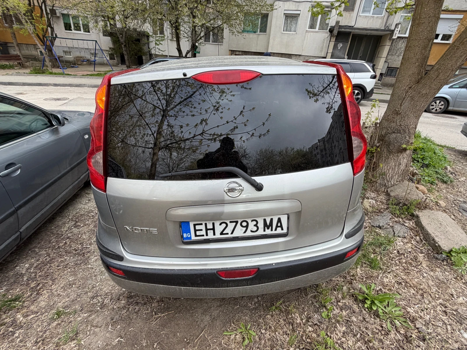Nissan Note 1.6 Газ, снимка 4 - Автомобили и джипове - 54155030