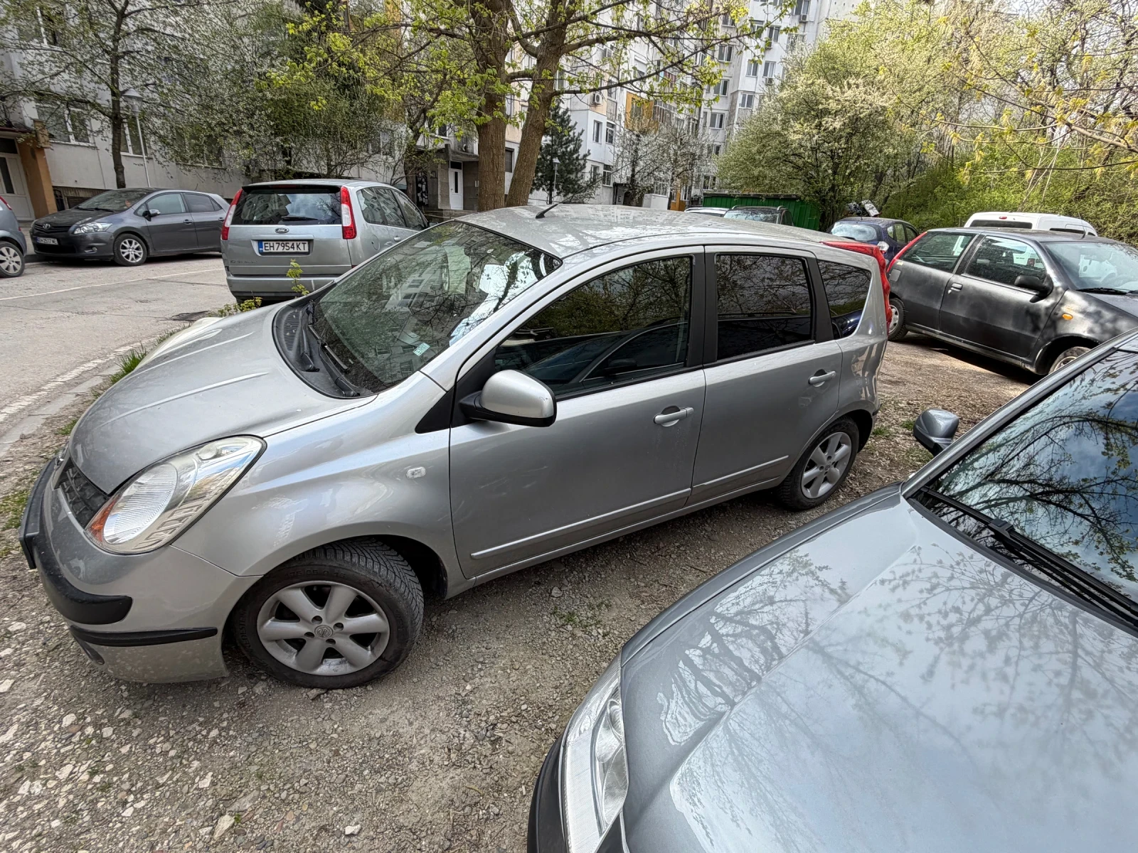 Nissan Note 1.6 Газ, снимка 3 - Автомобили и джипове - 54155030