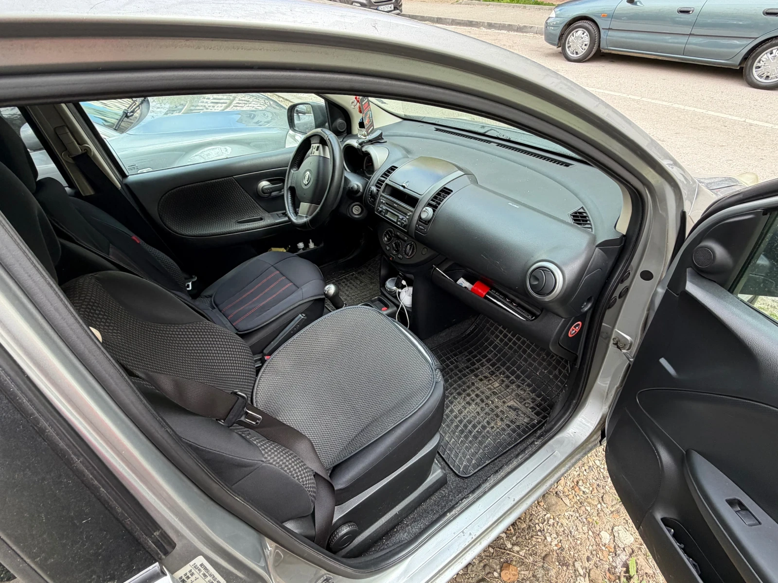 Nissan Note 1.6 Газ, снимка 8 - Автомобили и джипове - 54155030