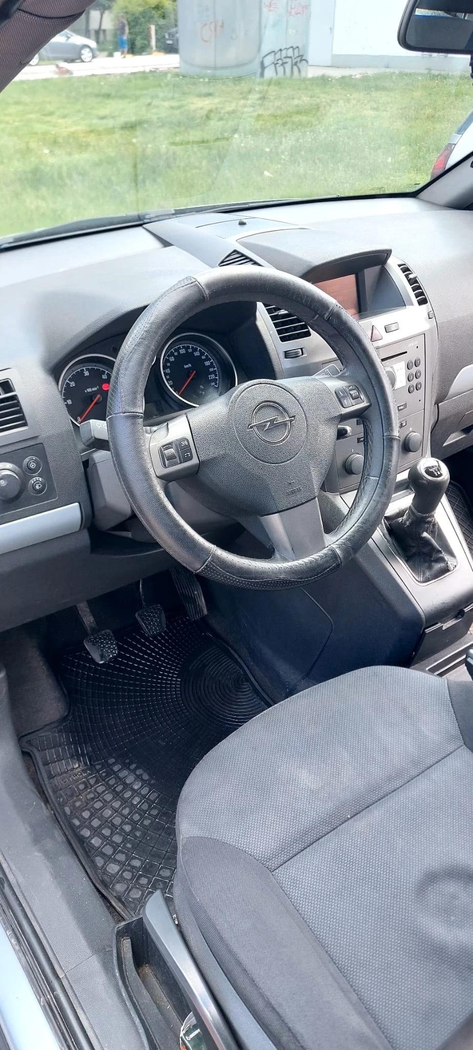 Opel Zafira 1.9 CDTI, снимка 8 - Автомобили и джипове - 54654992