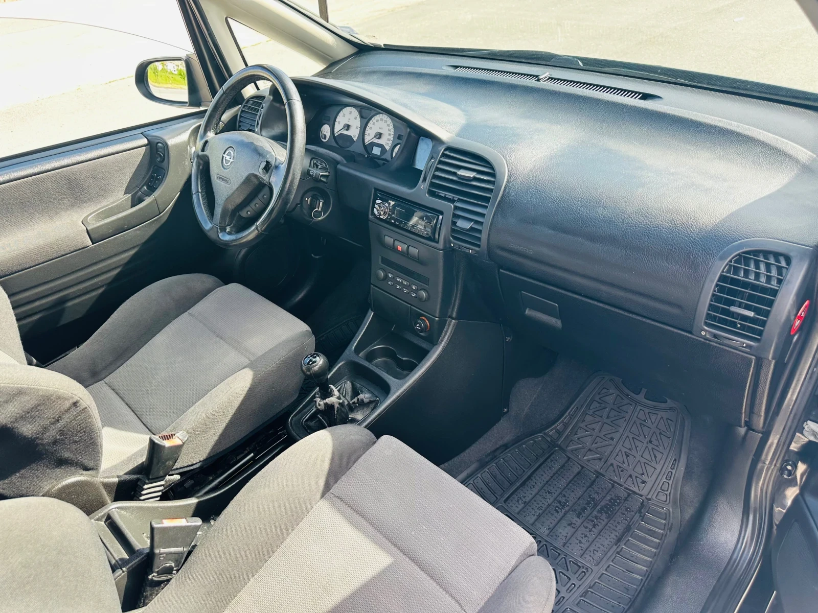 Opel Zafira 2.0DTI, снимка 8 - Автомобили и джипове - 54666089