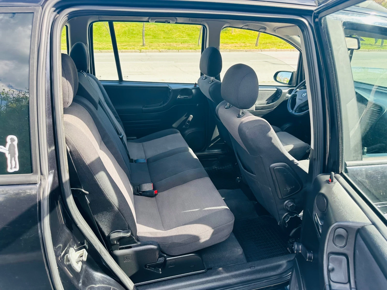 Opel Zafira 2.0DTI, снимка 9 - Автомобили и джипове - 54666089