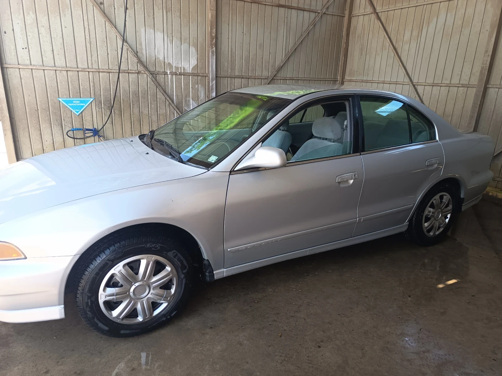 Mitsubishi Galant 2, 4 Газ/бензин, снимка 4 - Автомобили и джипове - 54990781