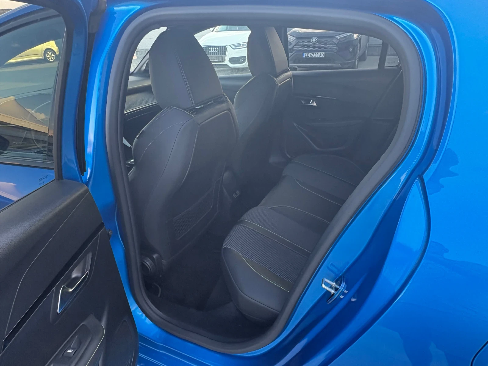Peugeot 208, снимка 13 - Автомобили и джипове - 55568876