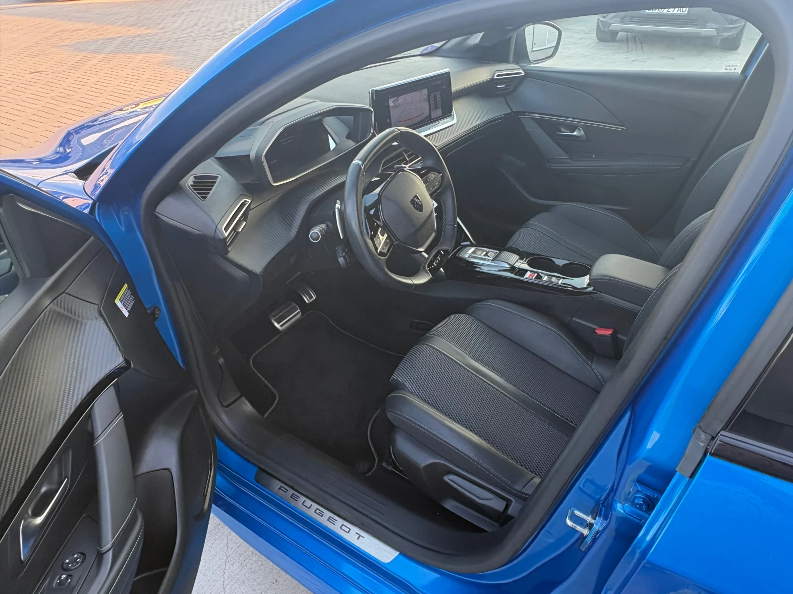 Peugeot 208, снимка 8 - Автомобили и джипове - 55568876