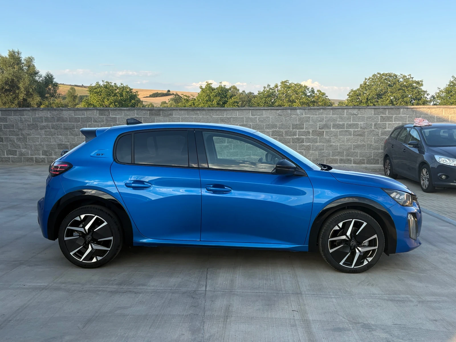 Peugeot 208, снимка 6 - Автомобили и джипове - 55568876