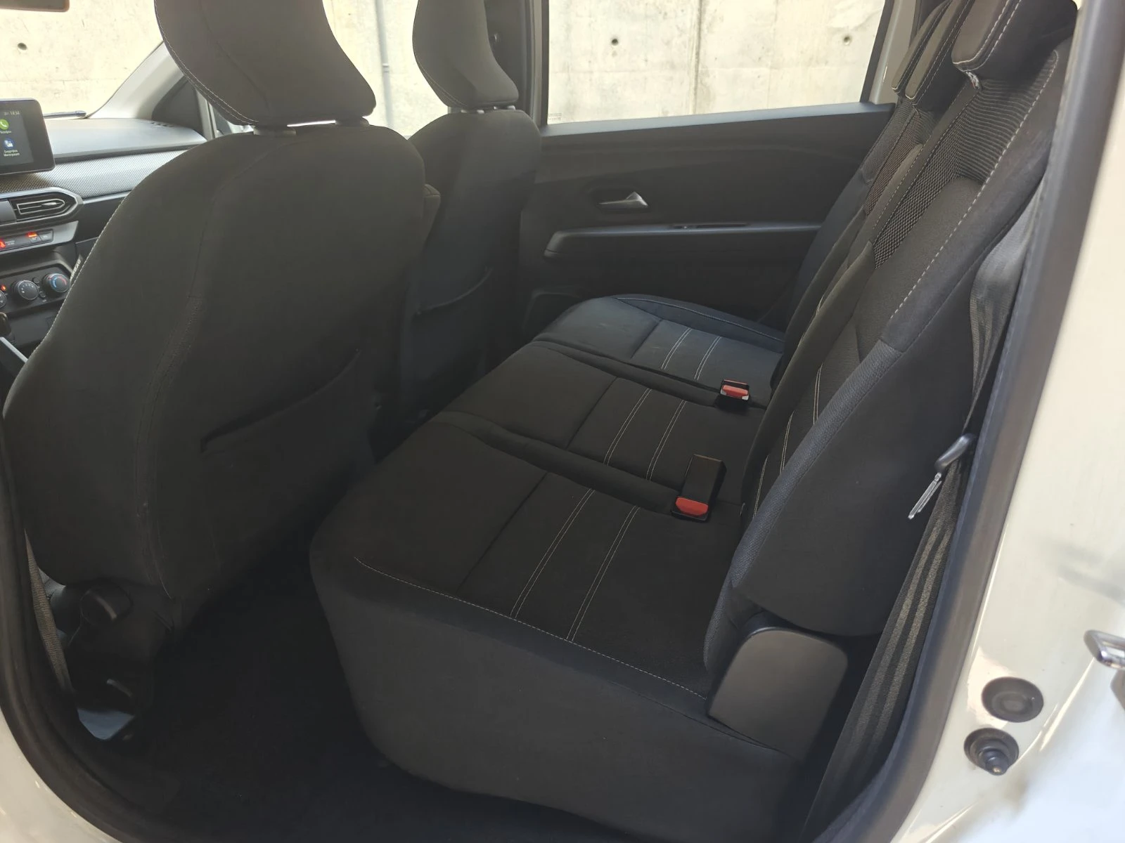 Dacia Jogger, снимка 15 - Автомобили и джипове - 55654376