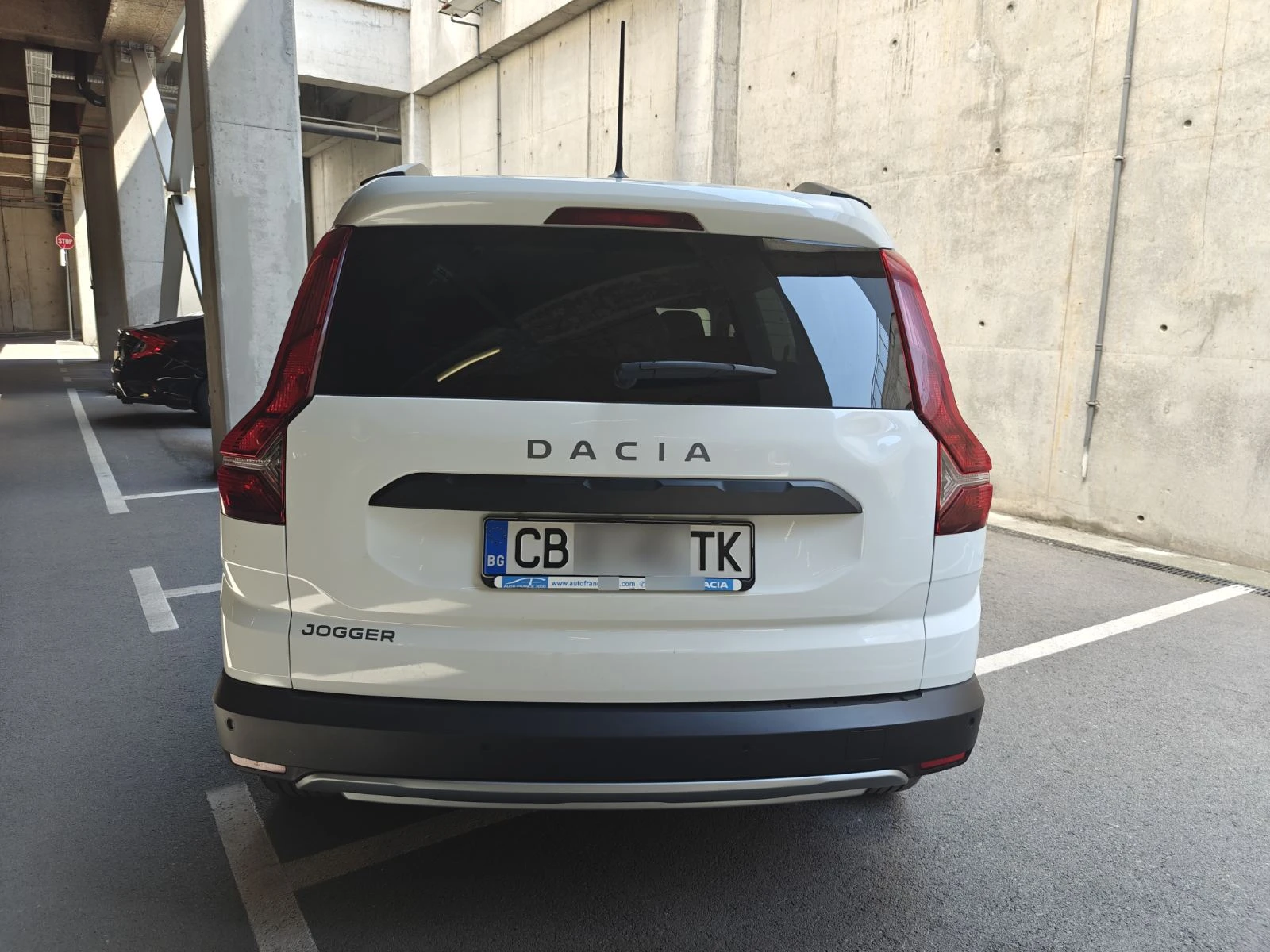 Dacia Jogger, снимка 8 - Автомобили и джипове - 55654376