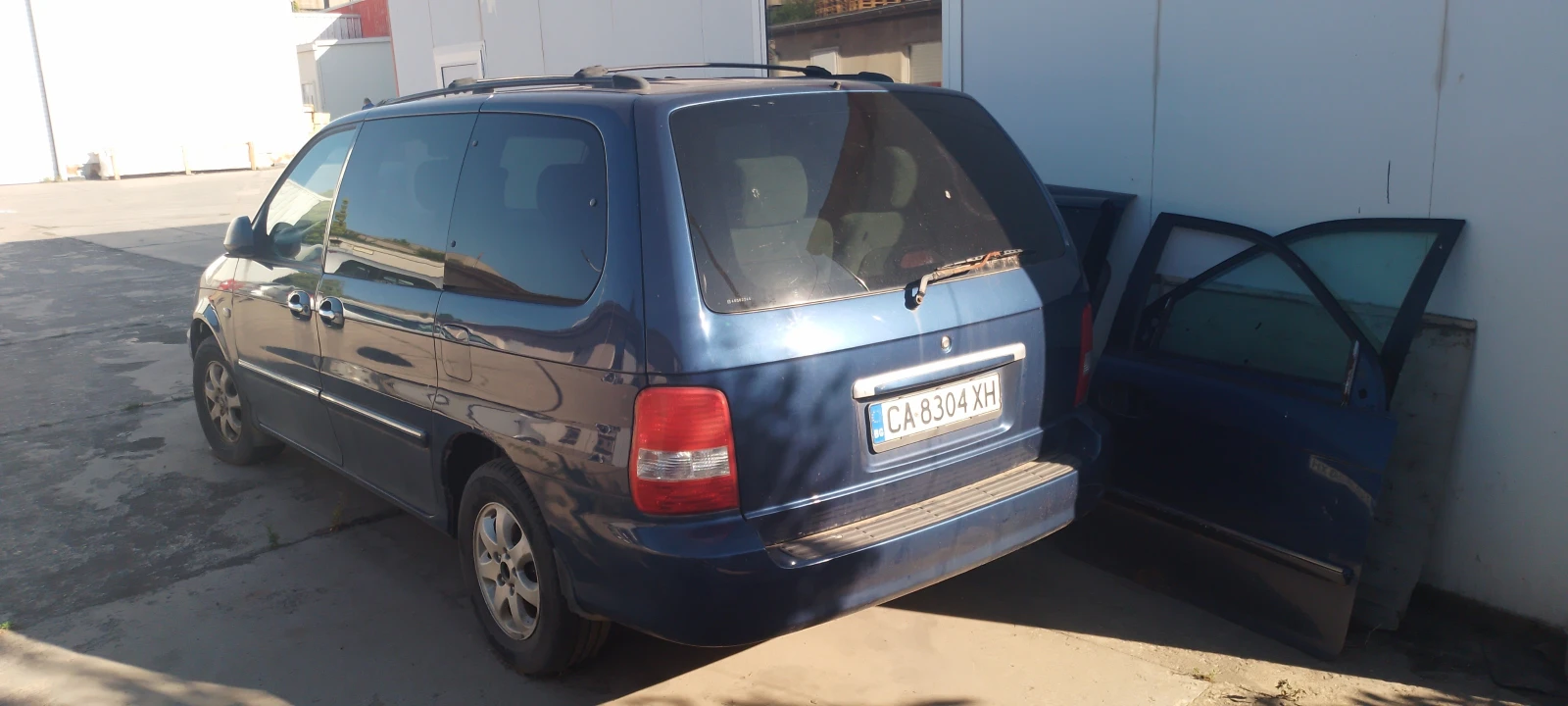 Kia Carnival 2.9 CRDI, снимка 3 - Автомобили и джипове - 56112524