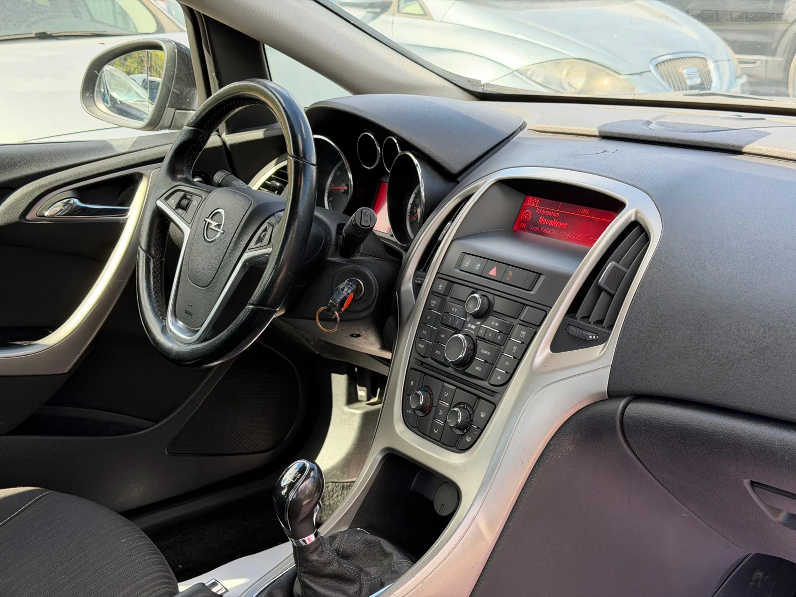 Opel Astra 1.4i 144 000 км! Сервизна книжка! Перфектна! , снимка 8 - Автомобили и джипове - 56220074