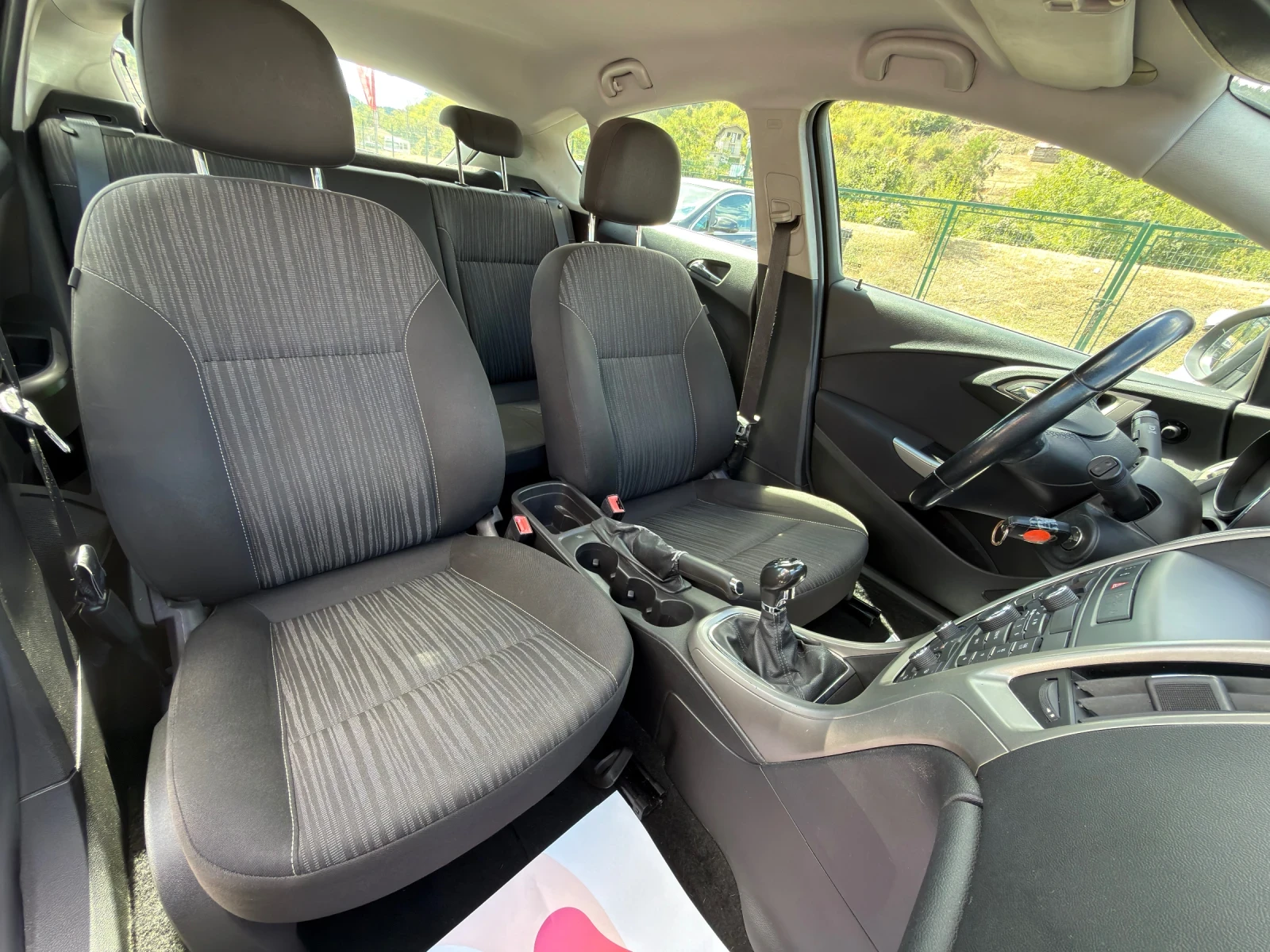 Opel Astra 1.4i 144 000 км! Сервизна книжка! Перфектна! , снимка 13 - Автомобили и джипове - 56220074