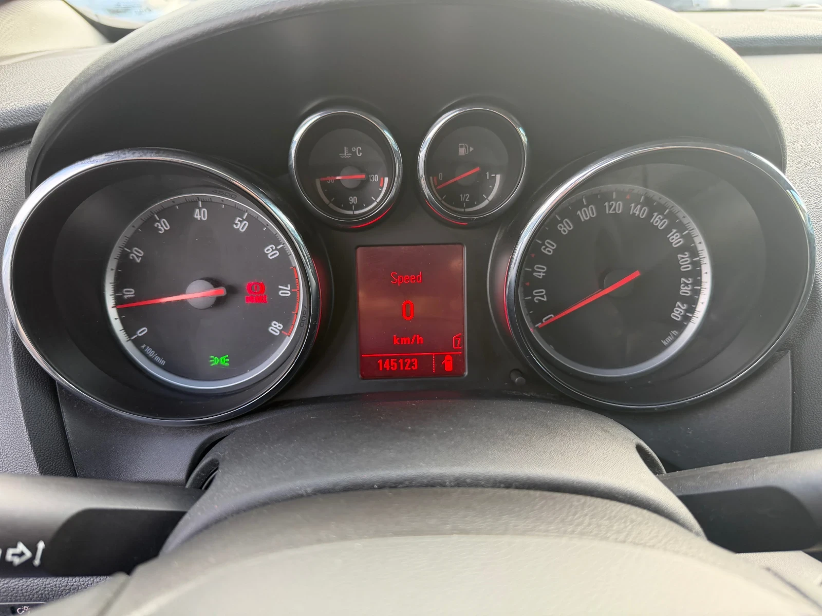 Opel Astra 1.4i 144 000 км! Сервизна книжка! Перфектна! , снимка 12 - Автомобили и джипове - 56220074
