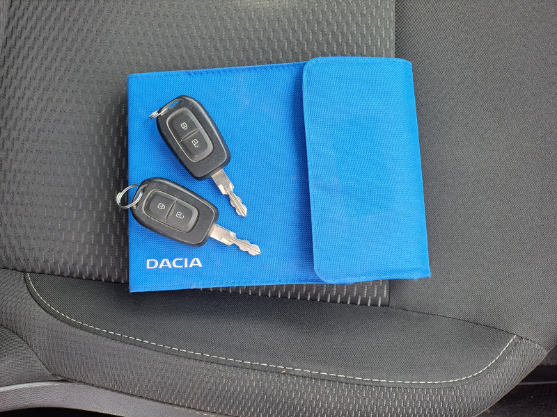 Dacia Duster 1, 6i, 4WD, 82000км, снимка 16 - Автомобили и джипове - 45639325