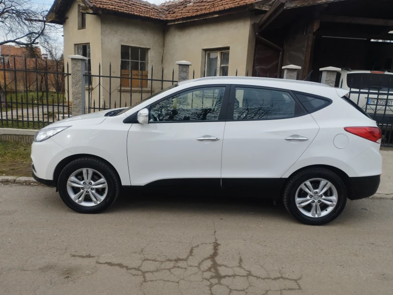 Hyundai IX35 2.0 crdi4?4 136ks. 6 скорости!, снимка 2 - Автомобили и джипове - 48418611