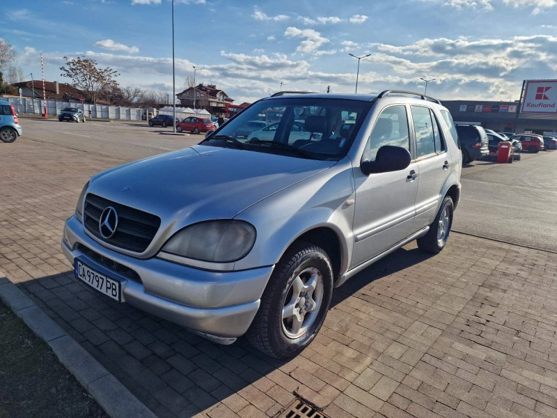 Mercedes-Benz ML 270, снимка 3 - Автомобили и джипове - 48998111