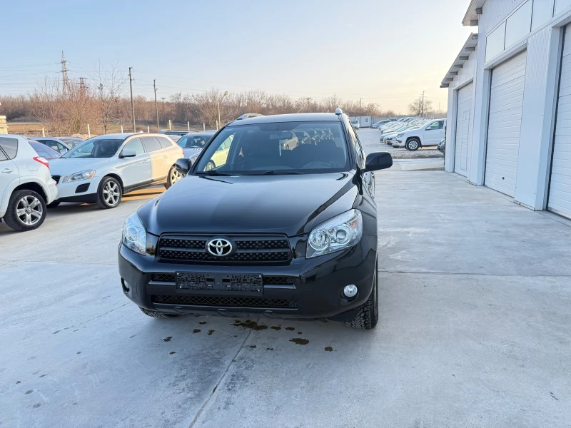 Toyota Rav4 2.2D4D 136k.c* Kamera* Nova* UNIKAT* 3 броя, снимка 1 - Автомобили и джипове - 49108192