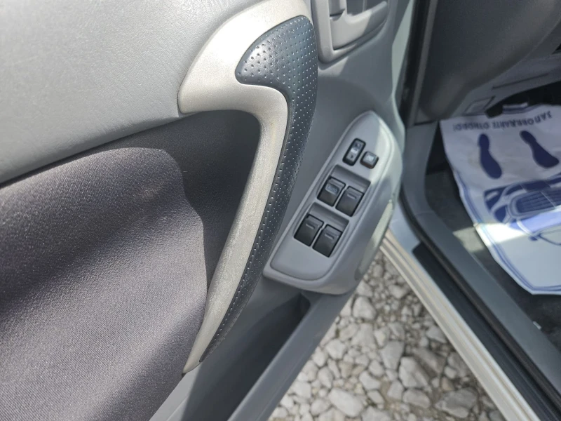 Toyota Rav4 * Klima* 4x4, снимка 10 - Автомобили и джипове - 51905510