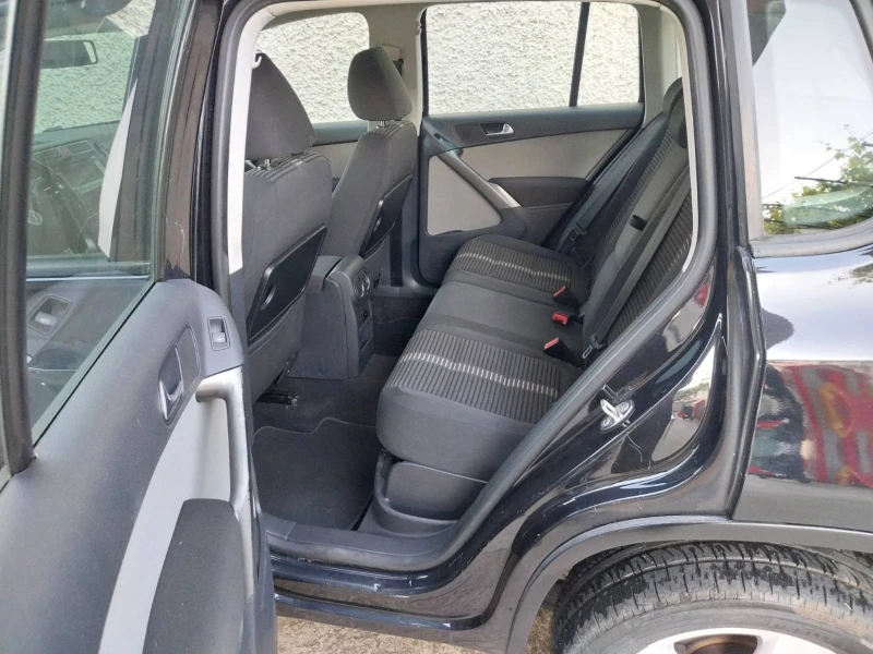 VW Tiguan, снимка 4 - Автомобили и джипове - 52425847