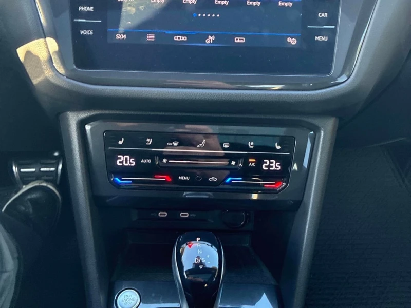 VW Tiguan * HIGHLINE R LINE * CARFAX * БЕЗ ПЪРВОНАЧАЛНА ВНОС, снимка 9 - Автомобили и джипове - 52841975