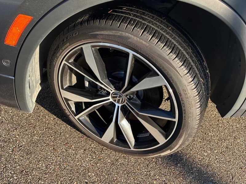 VW Tiguan * HIGHLINE R LINE * CARFAX * БЕЗ ПЪРВОНАЧАЛНА ВНОС, снимка 4 - Автомобили и джипове - 52841975
