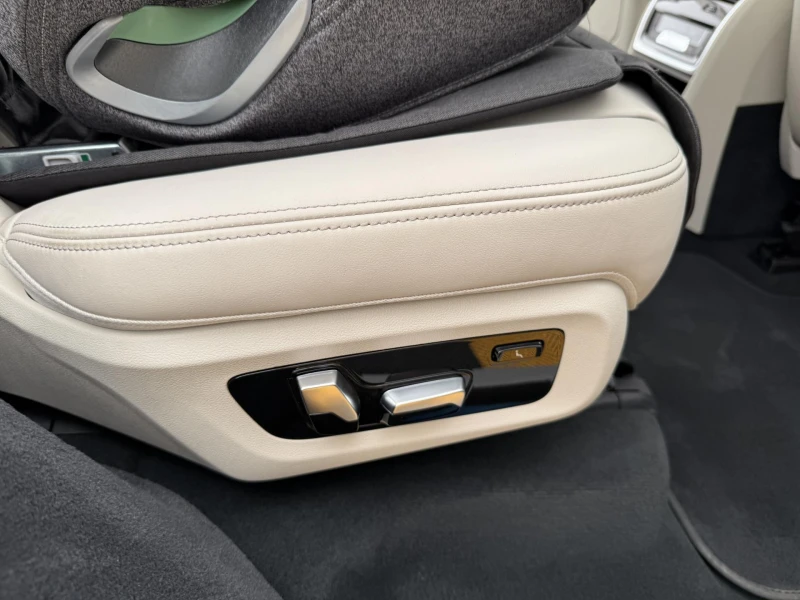 BMW X7 xDrive 40d 6+ 1 Места, снимка 12 - Автомобили и джипове - 53167743