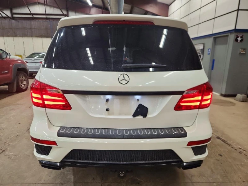 Mercedes-Benz GL 550 4.6L 8 All wheel drive, снимка 9 - Автомобили и джипове - 53367662