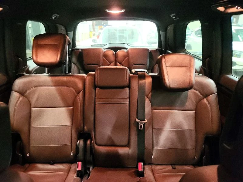 Mercedes-Benz GL 550 4.6L 8 All wheel drive, снимка 13 - Автомобили и джипове - 53367662