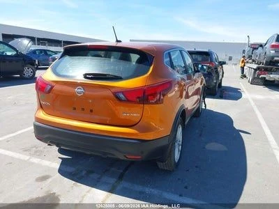 Nissan Qashqai 2.0 141kc. 4x4 * DISTRONIC* LANE ASSIST* , снимка 7 - Автомобили и джипове - 55623155