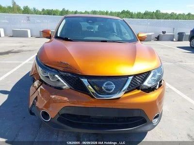 Nissan Qashqai 2.0 141kc. 4x4 * DISTRONIC* LANE ASSIST* , снимка 15 - Автомобили и джипове - 55623155