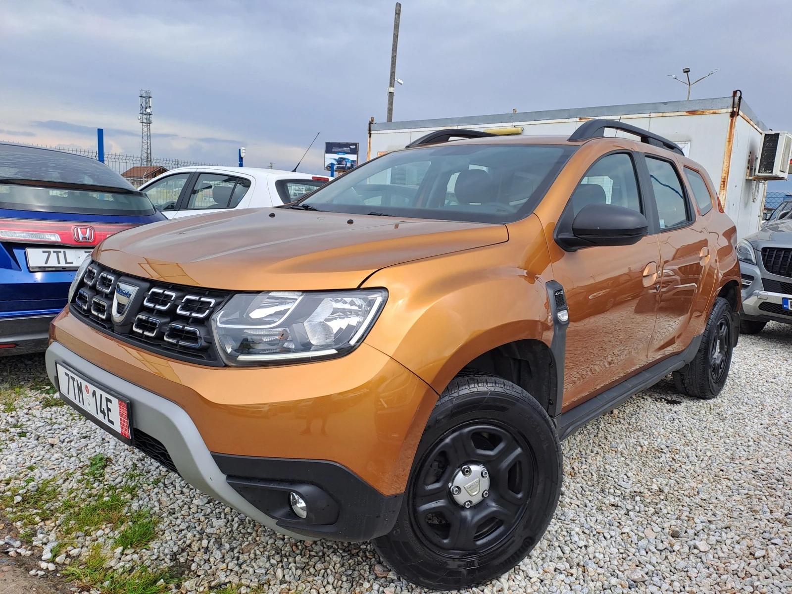 Dacia Duster 1, 6i, 4WD, 82000км - изображение 2