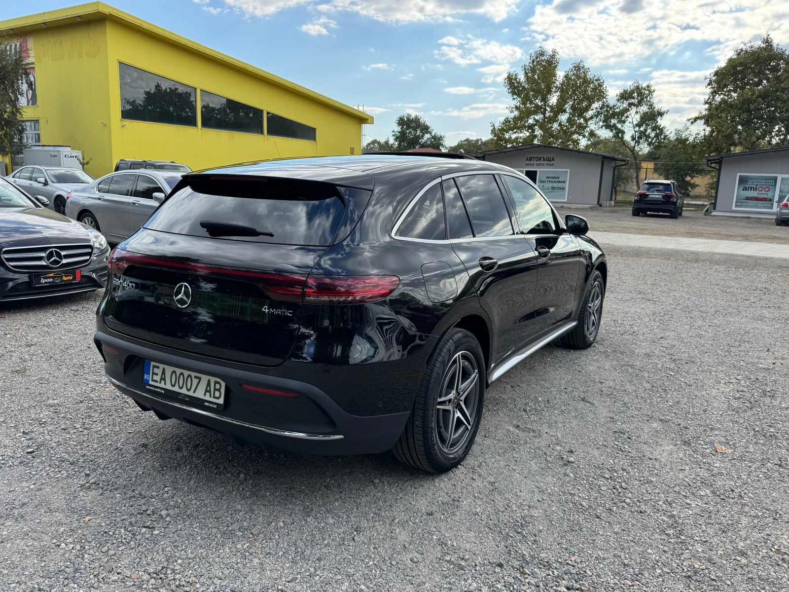 Mercedes-Benz EQC  400/AMG/4MATIC/ТЕГЛИЧ//ЛИЗИНГ/2-комплекта гуми  - изображение 4