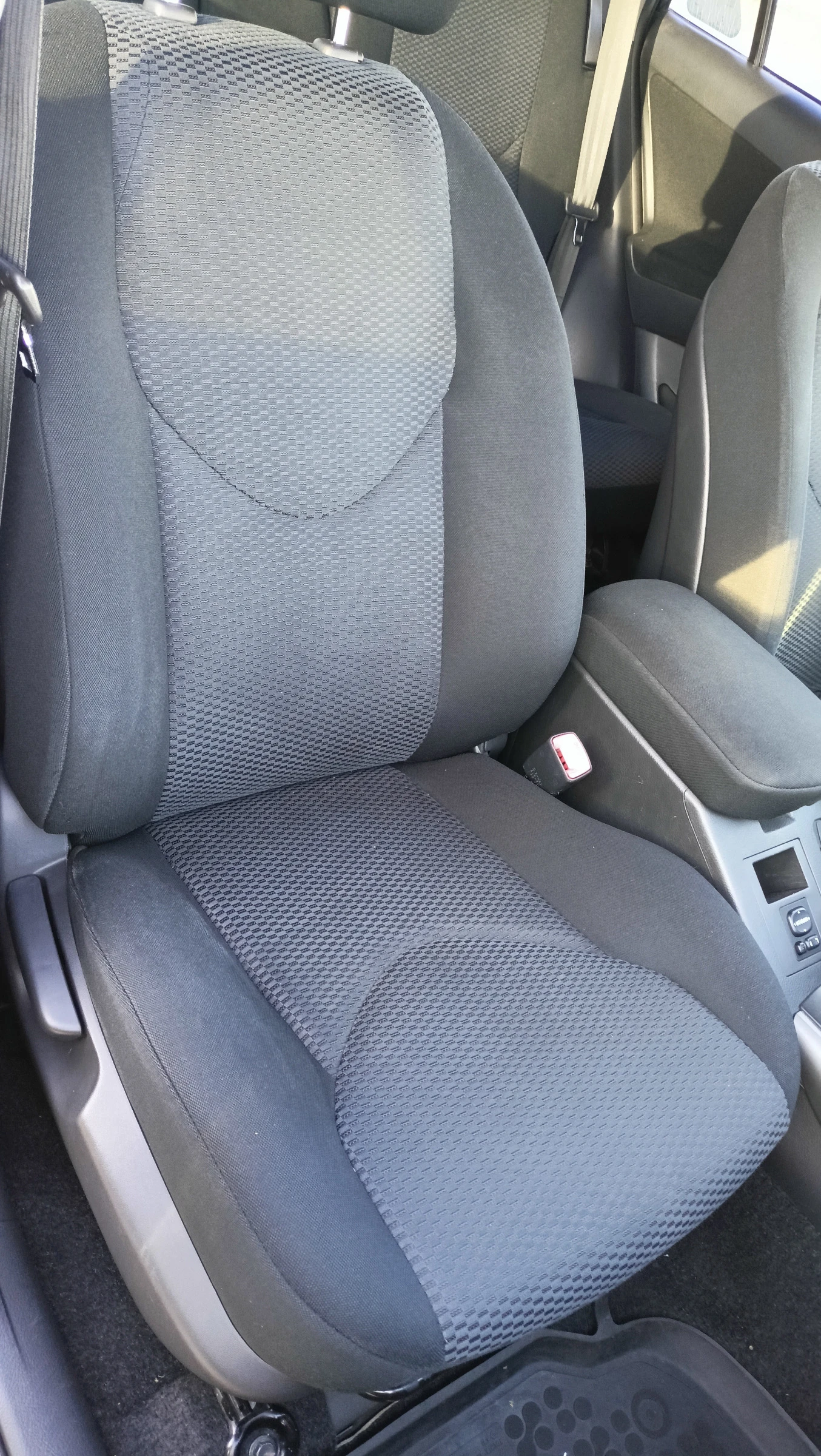Toyota Rav4  - изображение 7