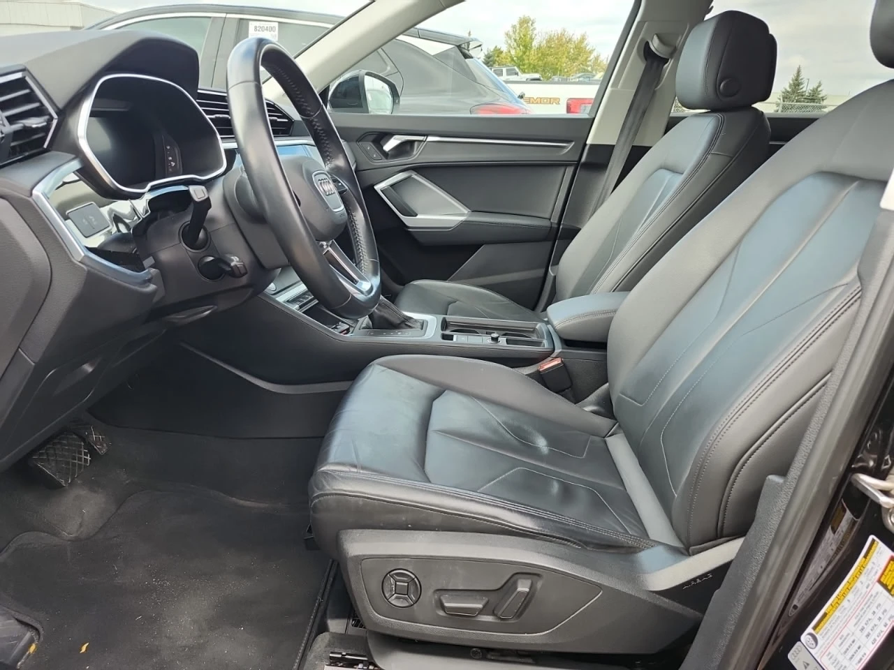 Audi Q3 * АВТО КРЕДИТ* ЦЕНА ДО БГ * Сервизна история *  - изображение 5