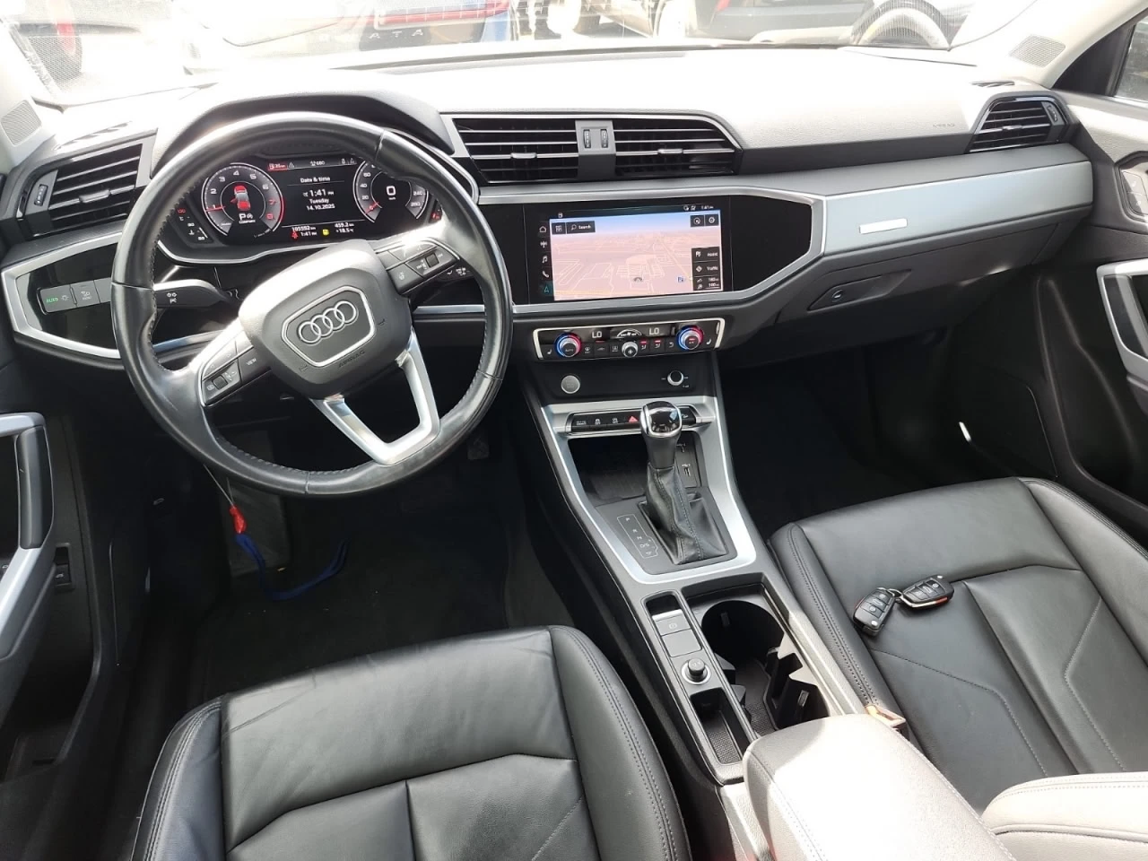 Audi Q3 * АВТО КРЕДИТ* ЦЕНА ДО БГ * Сервизна история *  - изображение 6