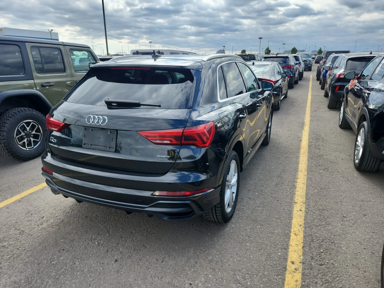 Audi Q3 * АВТО КРЕДИТ* ЦЕНА ДО БГ * Сервизна история *  - изображение 3